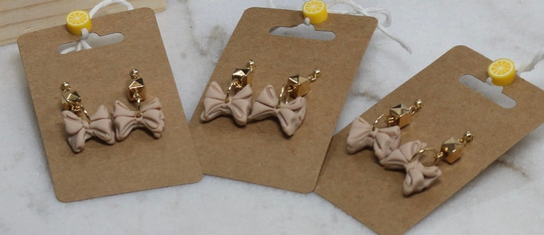 Sandstone Baby Bows